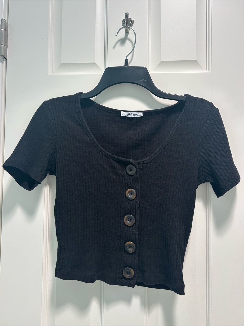 Zara Black Ribbed Button-Front Crop Top